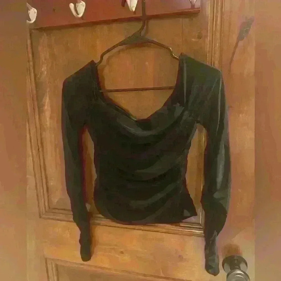 Off the shoulder, white fox size medium, sheer top - Picture 1 of 2